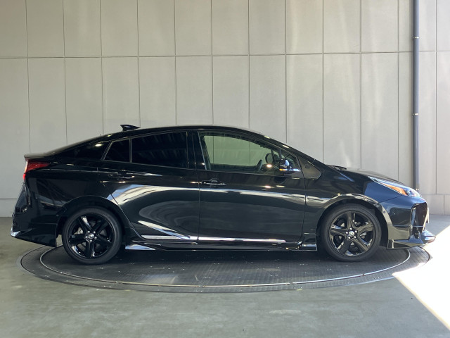 トヨタ プリウス 1.8 S ツーリングセレクション ブラックエディションの中古車