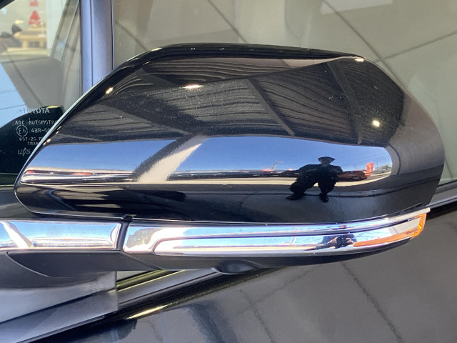 トヨタ プリウス 1.8 S ツーリングセレクション ブラックエディションの中古車