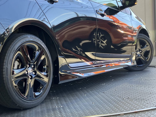 トヨタ プリウス 1.8 S ツーリングセレクション ブラックエディションの中古車