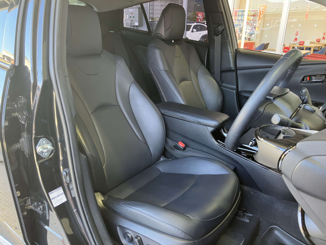 トヨタ プリウス 1.8 S ツーリングセレクション ブラックエディションの中古車