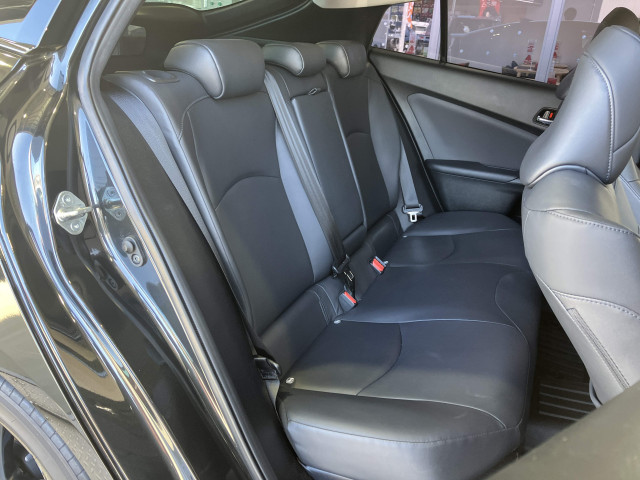 トヨタ プリウス 1.8 S ツーリングセレクション ブラックエディションの中古車