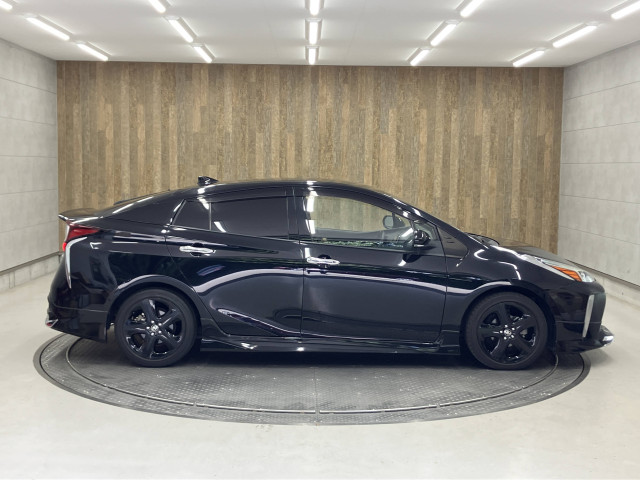 トヨタ プリウス 1.8 A プレミアム ツーリングセレクションの中古車