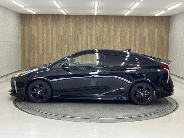 トヨタ プリウス 1.8 A プレミアム ツーリングセレクションの中古車