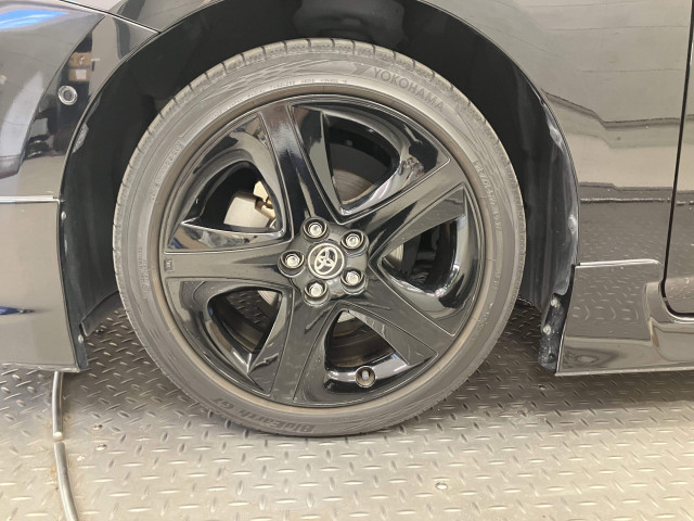 トヨタ プリウス 1.8 A プレミアム ツーリングセレクションの中古車