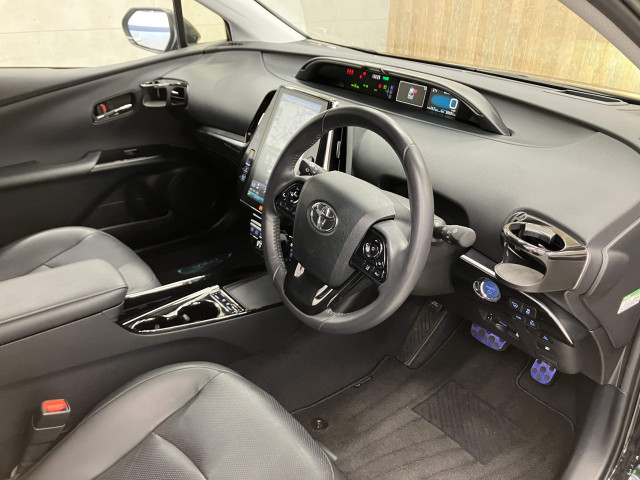 トヨタ プリウス 1.8 A プレミアム ツーリングセレクションの中古車