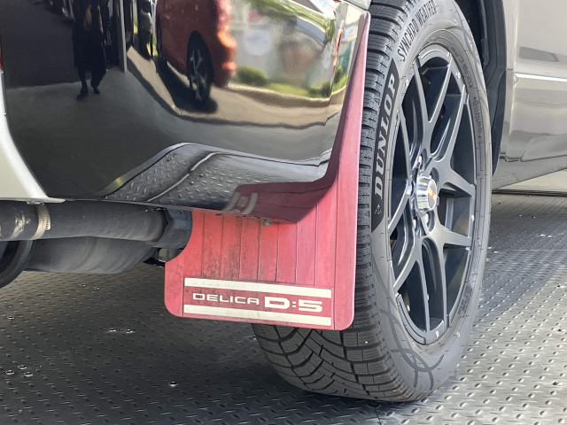 三菱 デリカD:5 2.2 P ディーゼルターボ 4WDの中古車