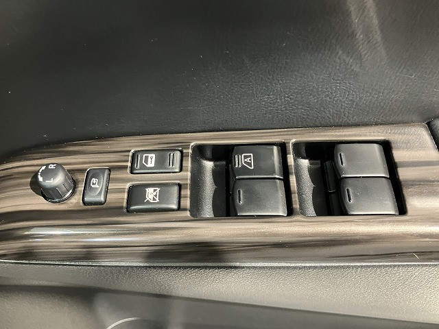 日産 エルグランド 2.5 250ハイウェイスターS アーバンクロムの中古車