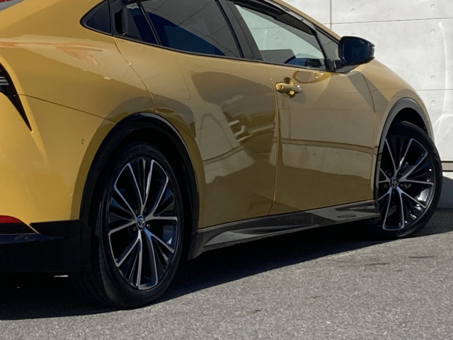 トヨタ プリウス 2.0 Zの中古車