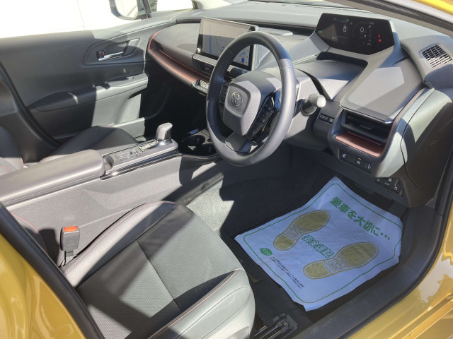トヨタ プリウス 2.0 Zの中古車