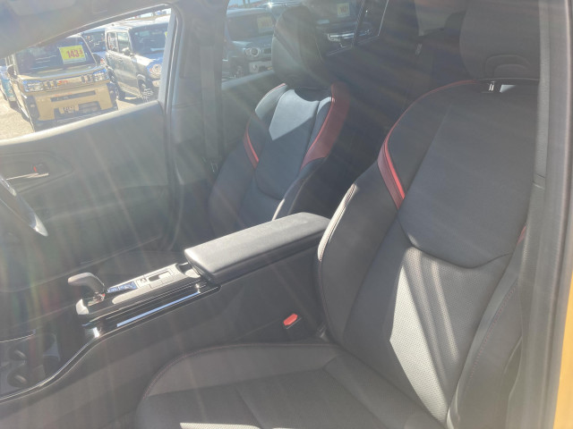 トヨタ プリウス 2.0 Zの中古車