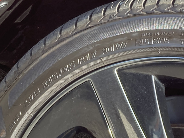 トヨタ プリウス 1.8 A プレミアム ツーリングセレクション 20thアニバーサリー リミテッドの中古車