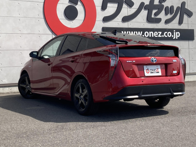 トヨタ プリウス 1.8 A プレミアム ツーリングセレクション 20thアニバーサリー リミテッドの中古車