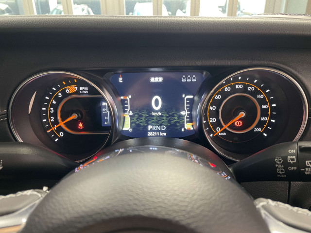 ジープ ラングラー アンリミテッド サハラ 2.0L 4WDの中古車