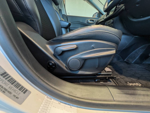 ジープ コンパス ナイトイーグルの中古車