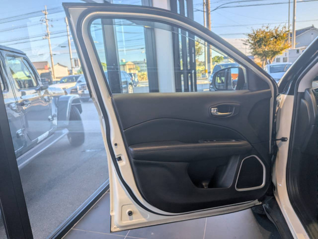 ジープ コンパス ナイトイーグルの中古車