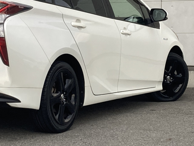 トヨタ プリウス 1.8 S ツーリングセレクションの中古車