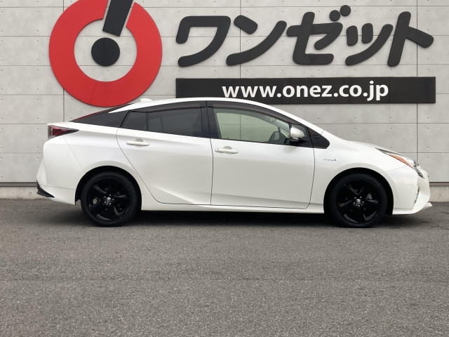 トヨタ プリウス 1.8 S ツーリングセレクションの中古車