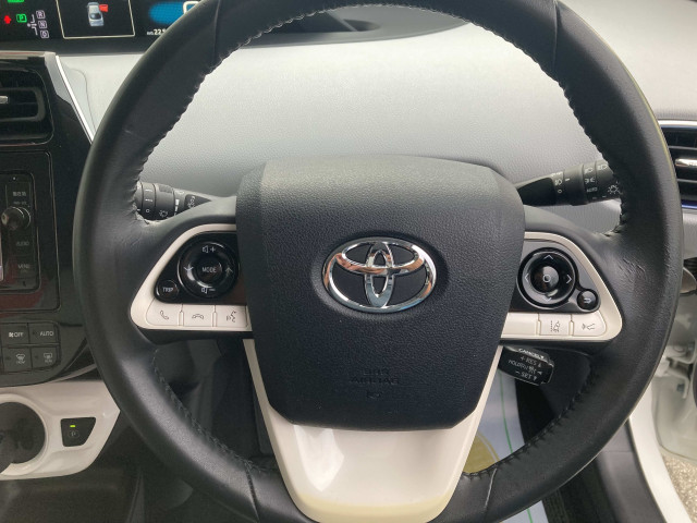 トヨタ プリウス 1.8 S ツーリングセレクションの中古車