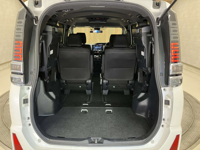 普段のお買い物や通勤、送迎等に十分な荷室スペースを確保しております。大きな荷物の積載も可能です♪