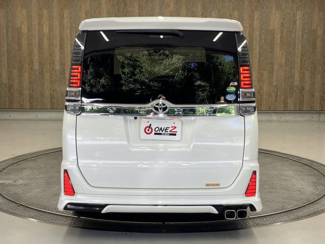 当社の在庫は、全車第三者機関の査定を通った車両ですので、状態に関しましては確かな一台を御案内致しております。