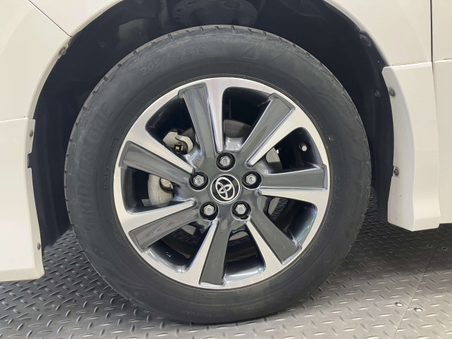 トヨタ ヴォクシー 2.0 ZS 煌の中古車