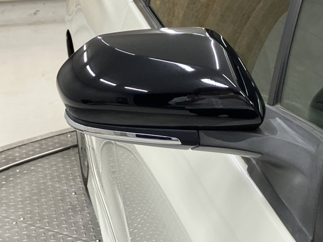トヨタ プリウス 1.8 S ツーリングセレクションの中古車