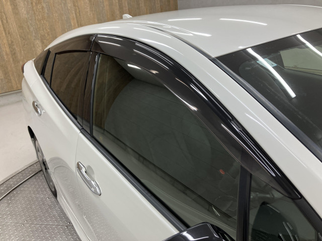 トヨタ プリウス 1.8 S ツーリングセレクションの中古車