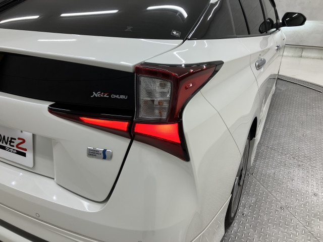トヨタ プリウス 1.8 S ツーリングセレクションの中古車