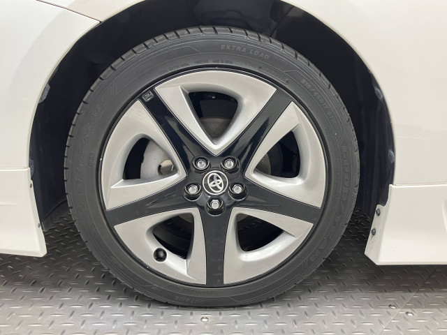 トヨタ プリウス 1.8 S ツーリングセレクションの中古車