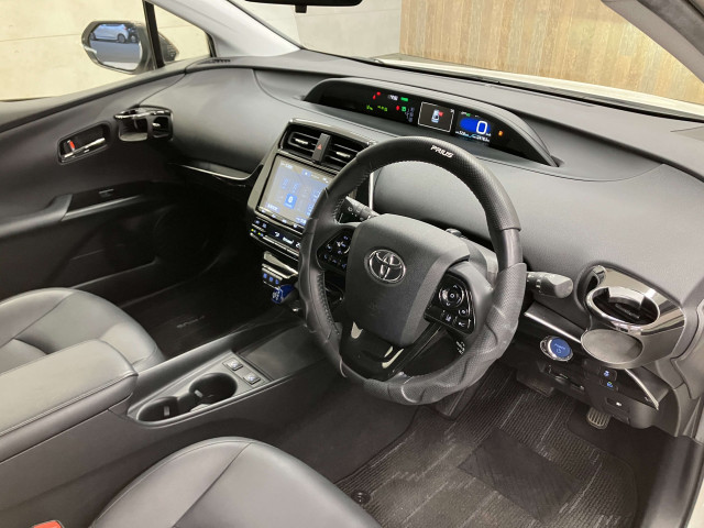 トヨタ プリウス 1.8 S ツーリングセレクションの中古車