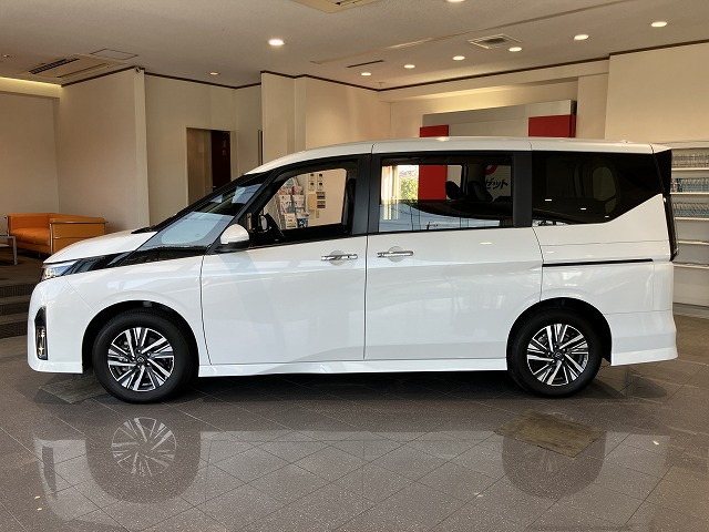 日産 セレナ 2.0 ハイウェイスターVの中古車