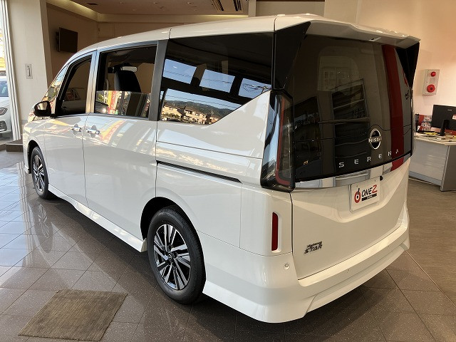 日産 セレナ 2.0 ハイウェイスターVの中古車