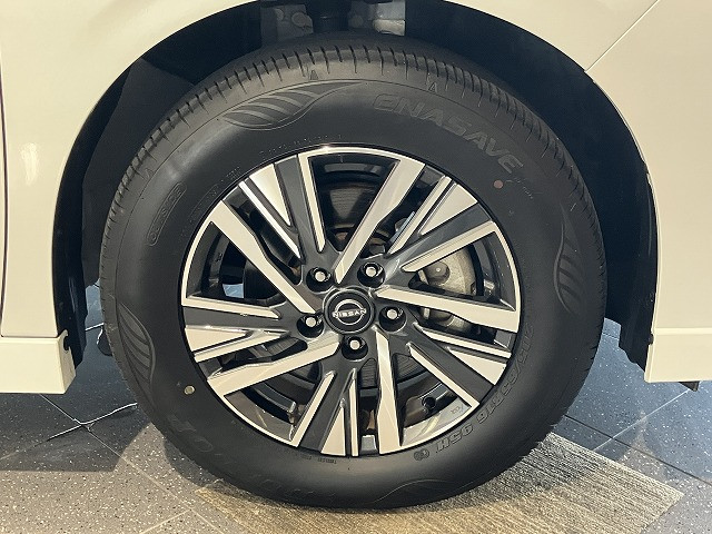 日産 セレナ 2.0 ハイウェイスターVの中古車
