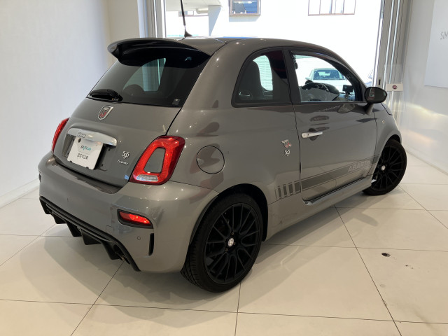 アバルト 595 ツーリズモの中古車
