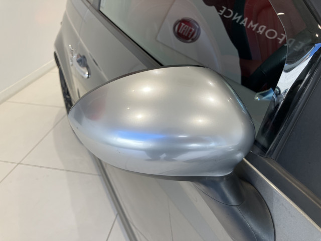 アバルト 595 ツーリズモの中古車