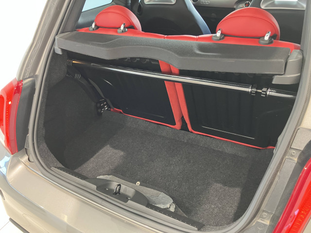 アバルト 595 ツーリズモの中古車