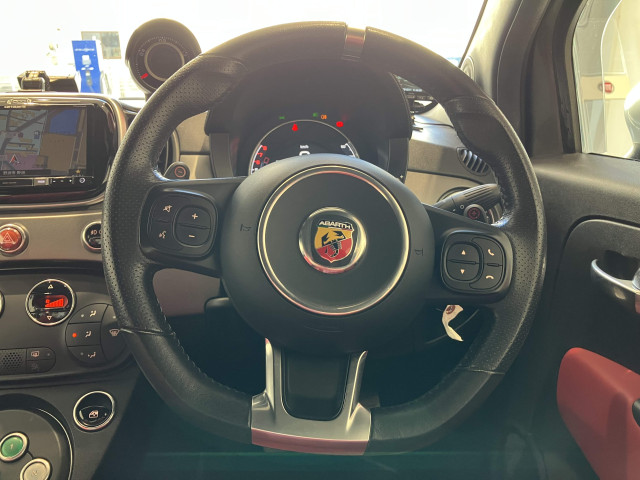 アバルト 595 ツーリズモの中古車