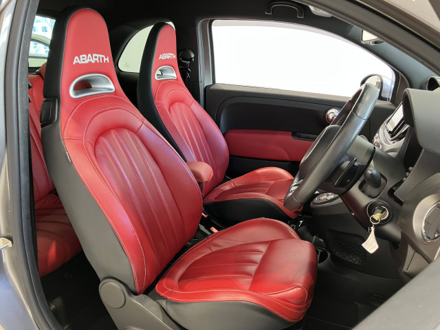 アバルト 595 ツーリズモの中古車