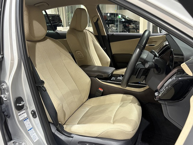 トヨタ クラウン ハイブリッド 2.5 S Four Cパッケージ 4WDの中古車