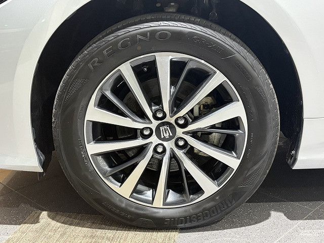 トヨタ クラウン ハイブリッド 2.5 S Four Cパッケージ 4WDの中古車