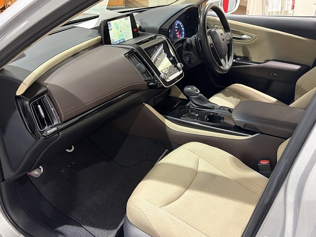 トヨタ クラウン ハイブリッド 2.5 S Four Cパッケージ 4WDの中古車