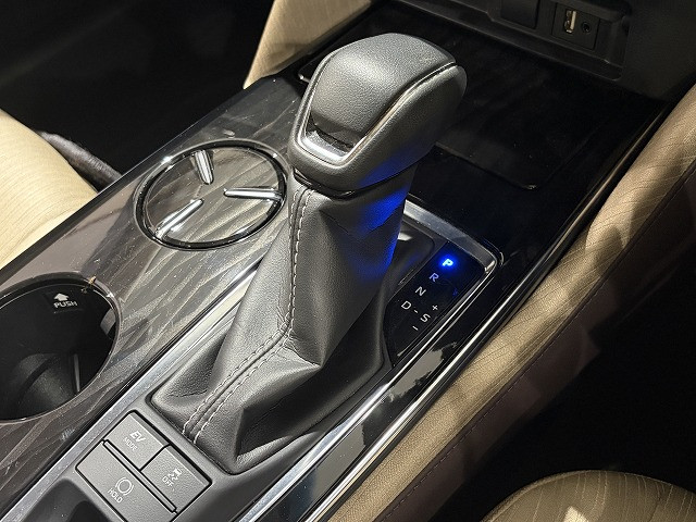 トヨタ クラウン ハイブリッド 2.5 S Four Cパッケージ 4WDの中古車