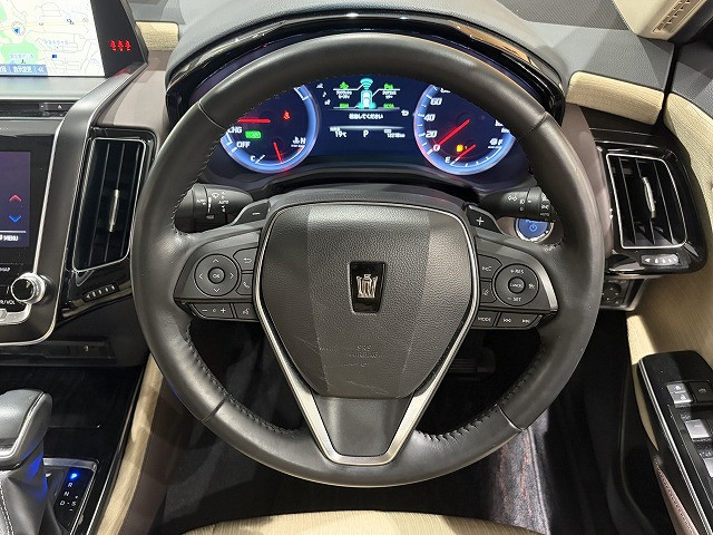 トヨタ クラウン ハイブリッド 2.5 S Four Cパッケージ 4WDの中古車