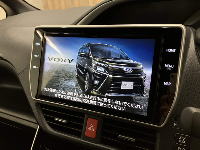 人気のナビを装備しております。ナビの使いやすさはもちろん、オーディオ機能も充実！キャンプや旅行はもちろん、通勤や買い物など普段のドライブも楽しくなるはず♪