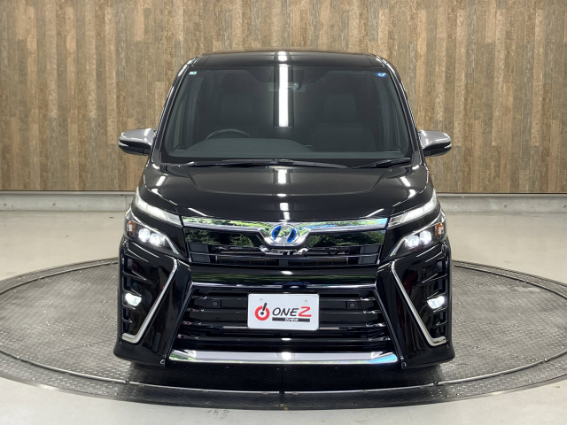 ご納車前には自社認証工場にてしっかり法定点検を行います！エンジンオイル・オイルエレメント・ワイパーゴム等の標準交換部品以外にも点検後交換が必要な消耗部品等も交換・整備致します
