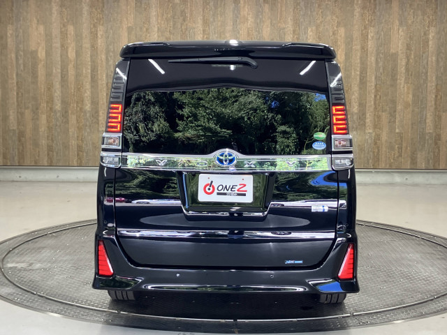 当社の在庫は、全車第三者機関の査定を通った車両ですので、状態に関しましては確かな一台を御案内致しております。