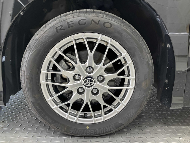 トヨタ ヴォクシー HYBRID ZS“煌Ⅱ” 7人乗りの中古車