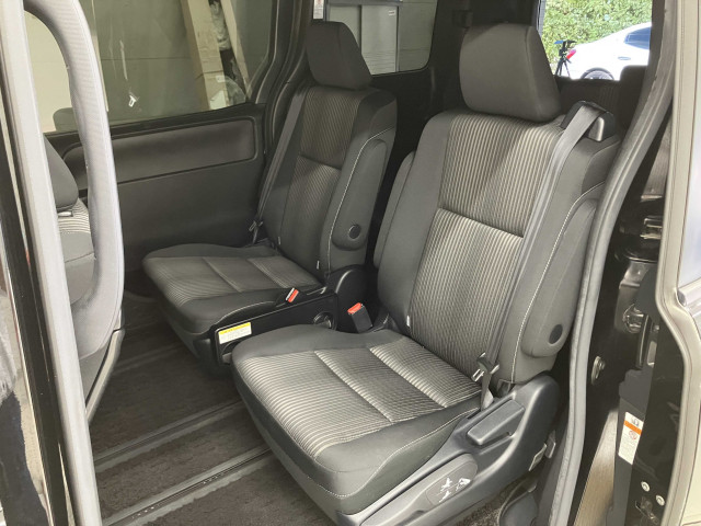 トヨタ ヴォクシー HYBRID ZS“煌Ⅱ” 7人乗りの中古車