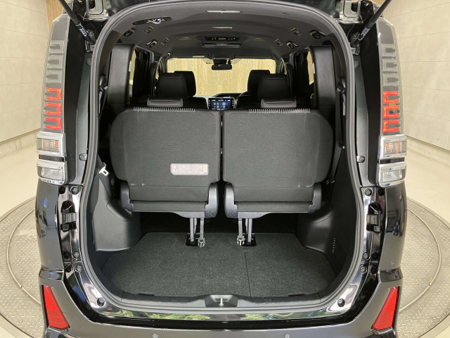 トヨタ ヴォクシー HYBRID ZS“煌Ⅱ” 7人乗りの中古車