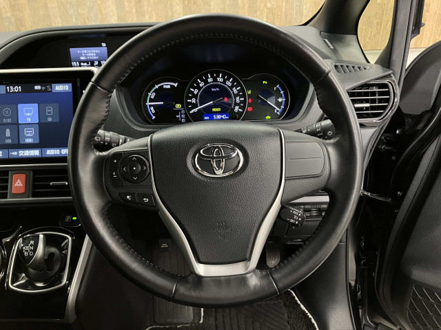 トヨタ ヴォクシー HYBRID ZS“煌Ⅱ” 7人乗りの中古車